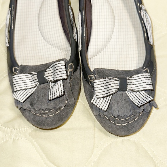 SPERRY Sport Gray Leather Suede Flats with Bows SZ 10 - Picture 2 of 7